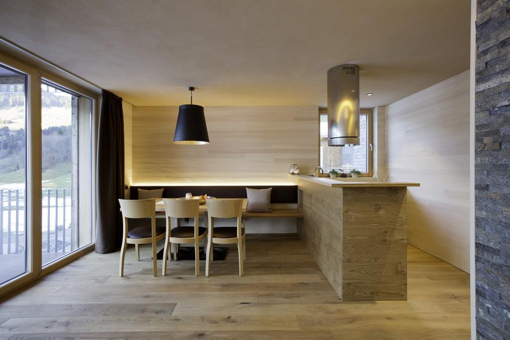 N Apartments Hotel Schoppernau Rum bild