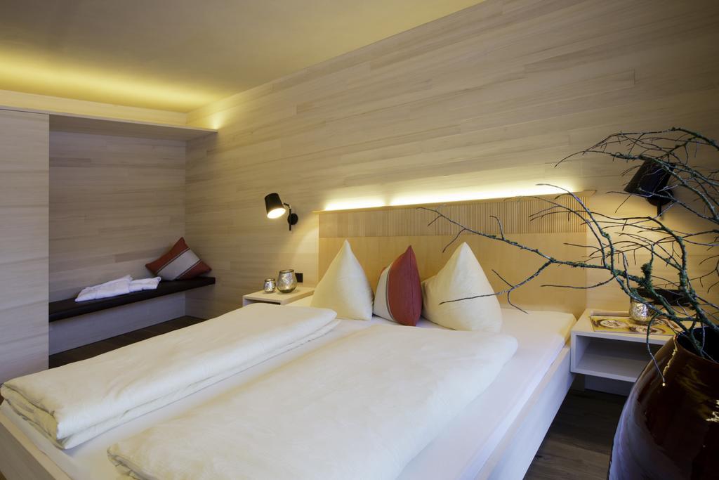 N Apartments Hotel Schoppernau Rum bild